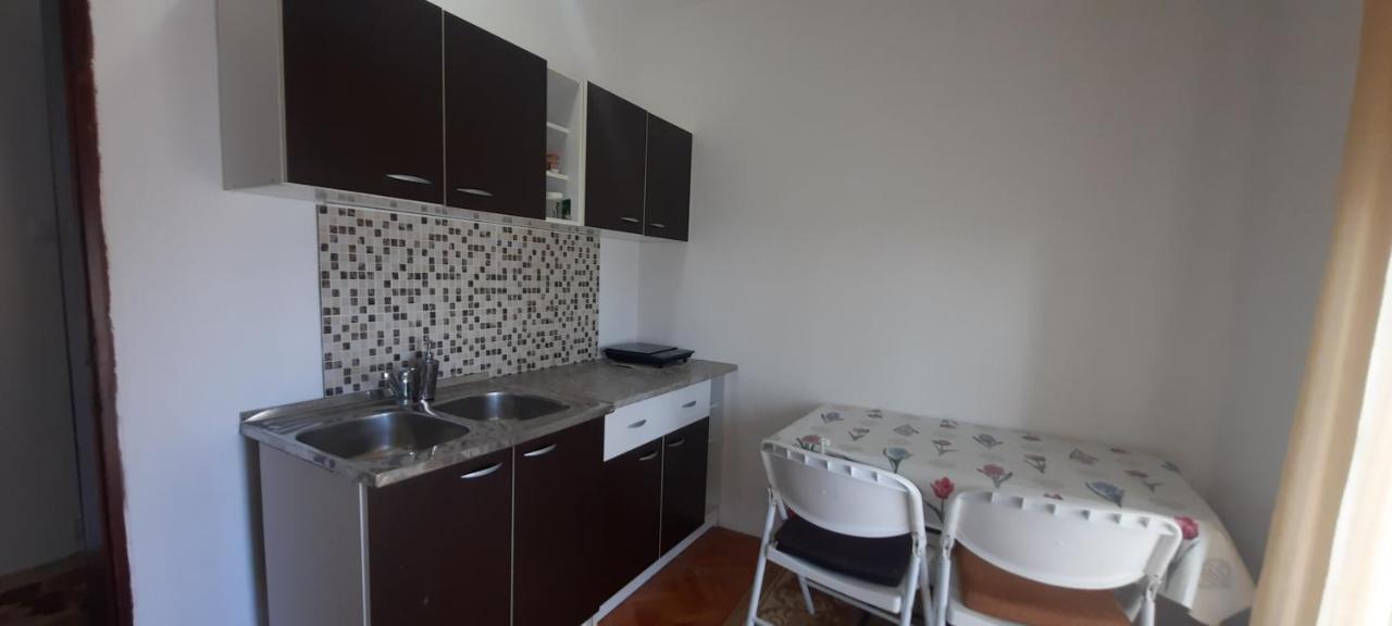 Studio Apartments Jupo Ulcinj Eksteriør bilde